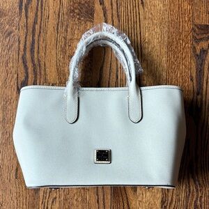 B10 Dooney & Bourke Women’s Cream Satchel and Crossbody